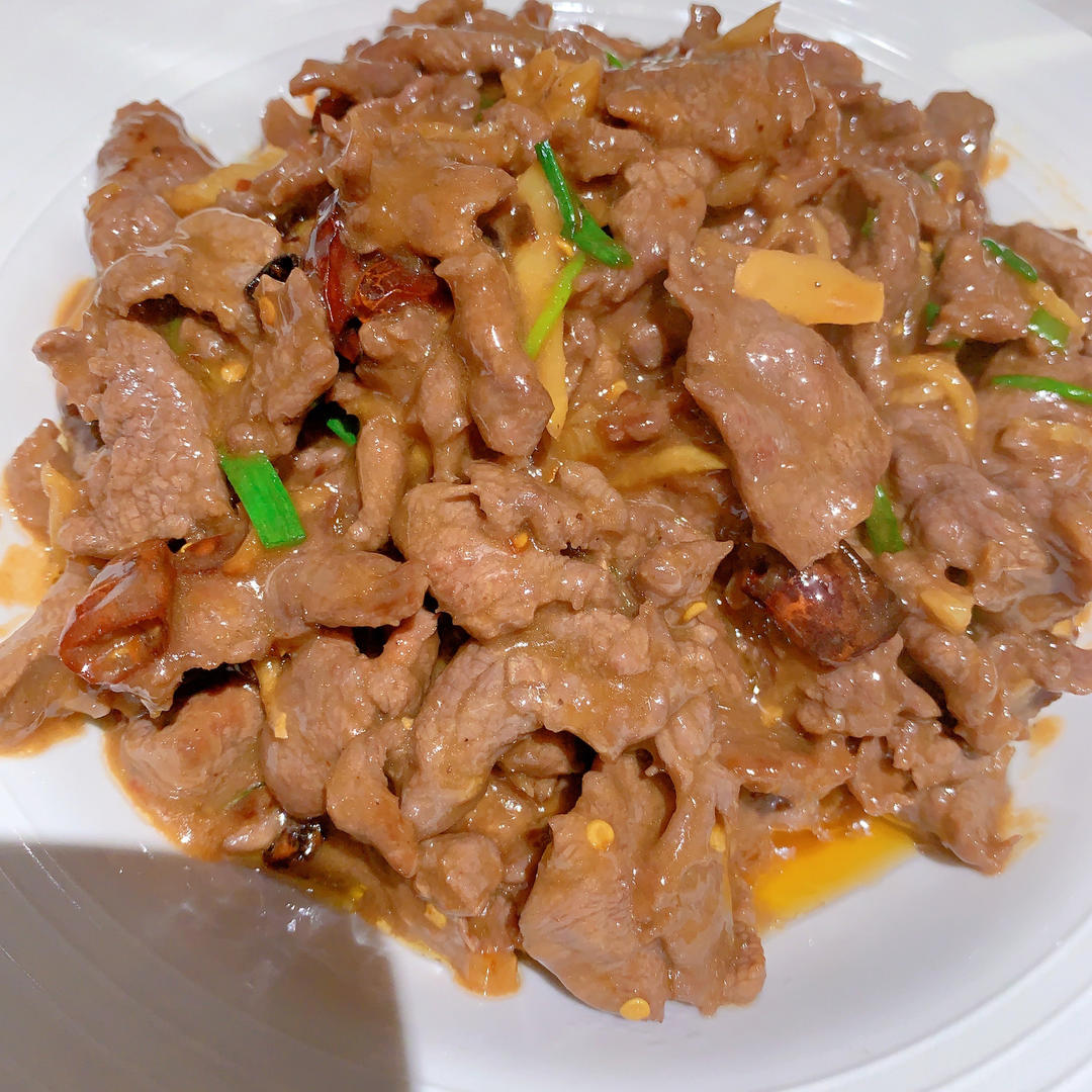 小炒牛肉（肉嫩味香）
