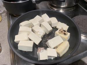 在家也能吃客家酿豆腐啦！的做法 步骤6