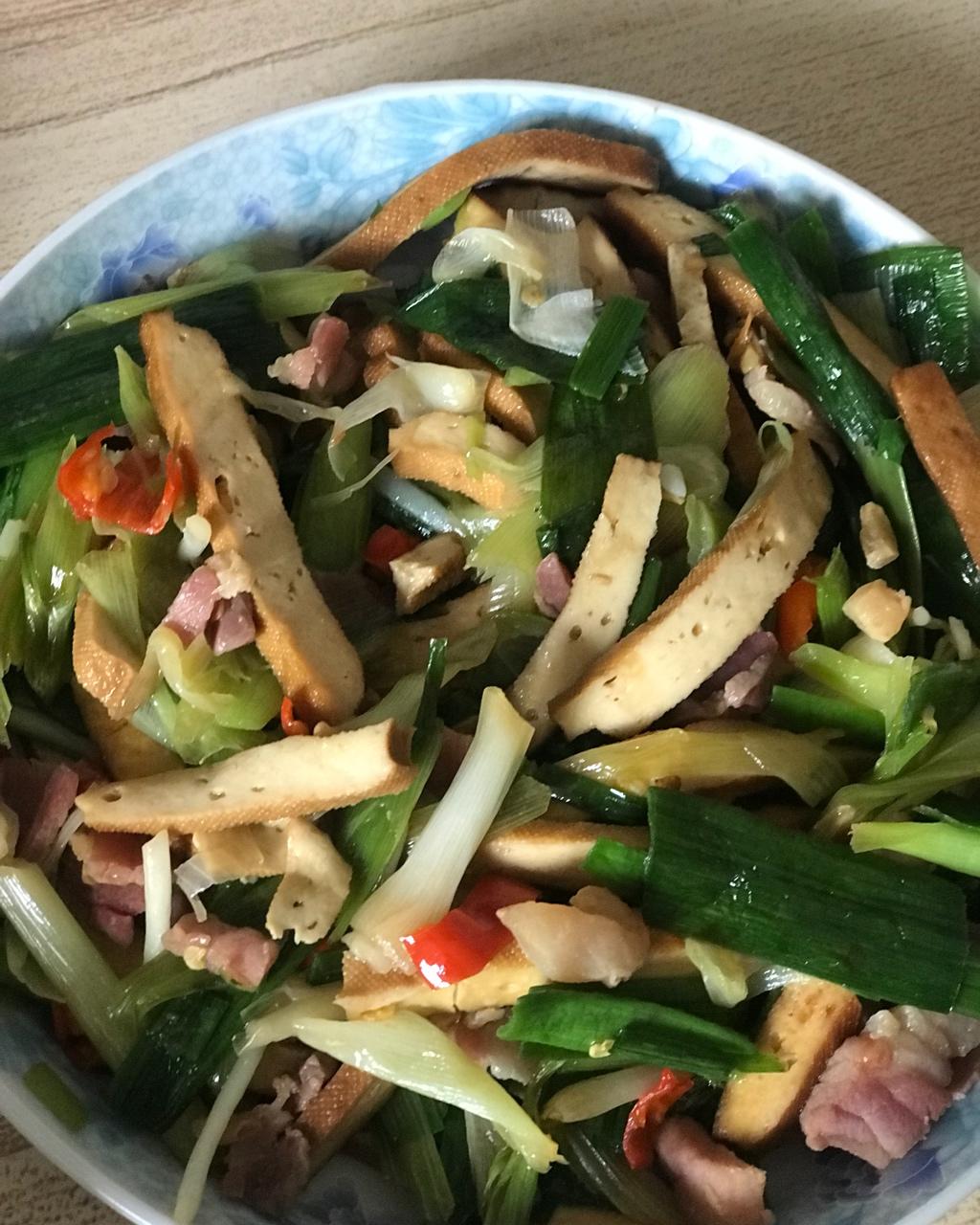 咸肉炒大蒜
