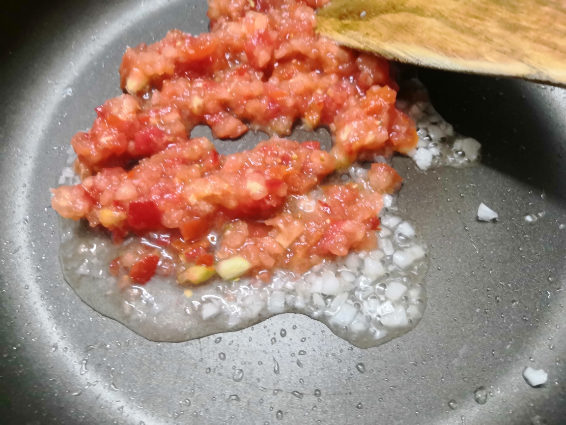 简易版番茄巴沙鱼柳/龙利鱼（减脂可食）的做法 步骤4