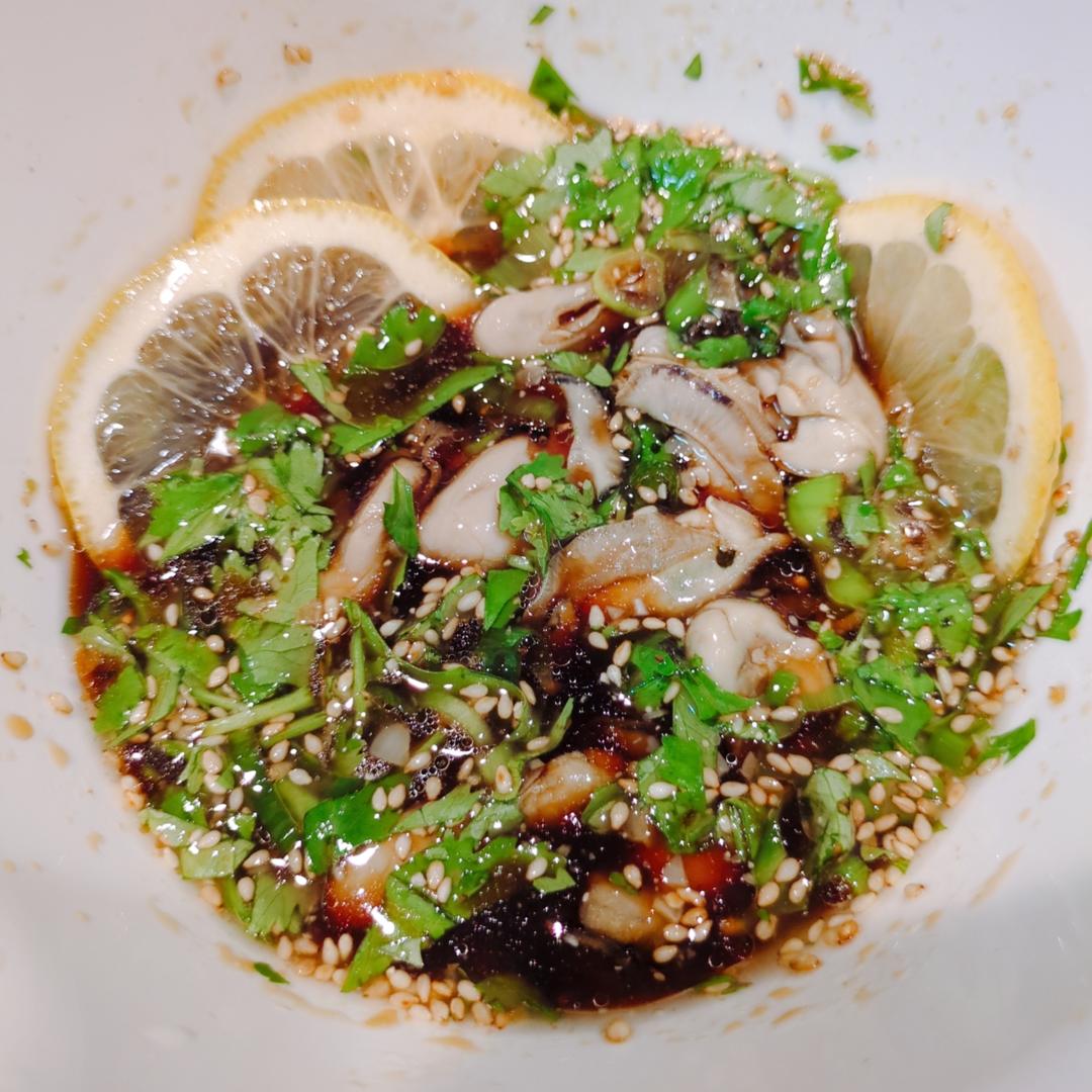 你一定要试试的捞汁生蚝，比蒜蓉烤生蚝好吃太多了