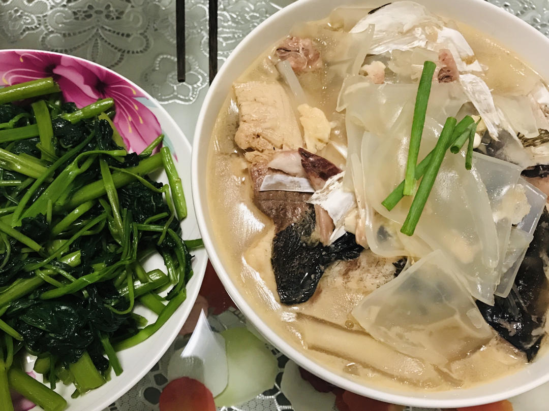 鲜！— 粉皮花鲢鱼头汤