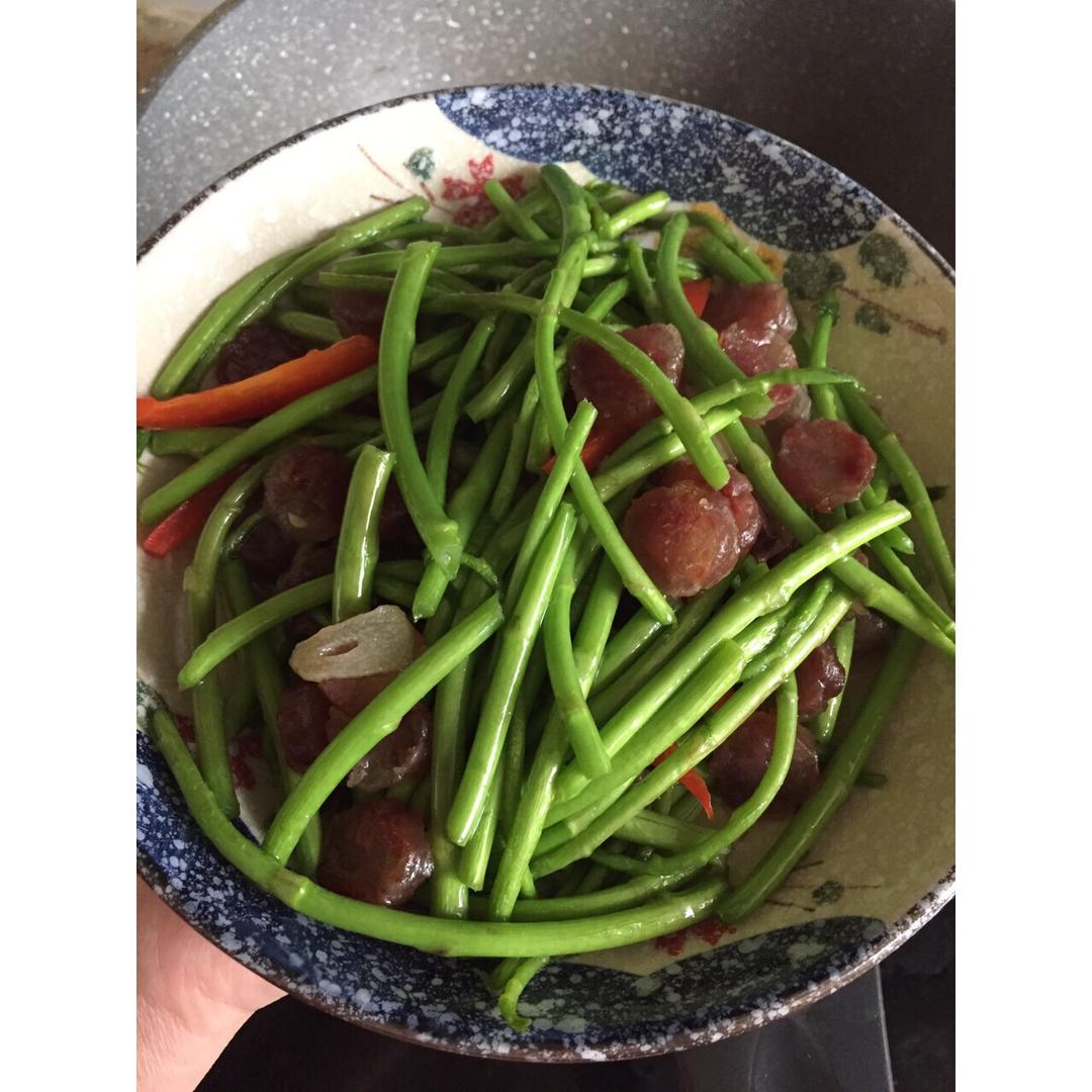 蒿苔炒香肠
