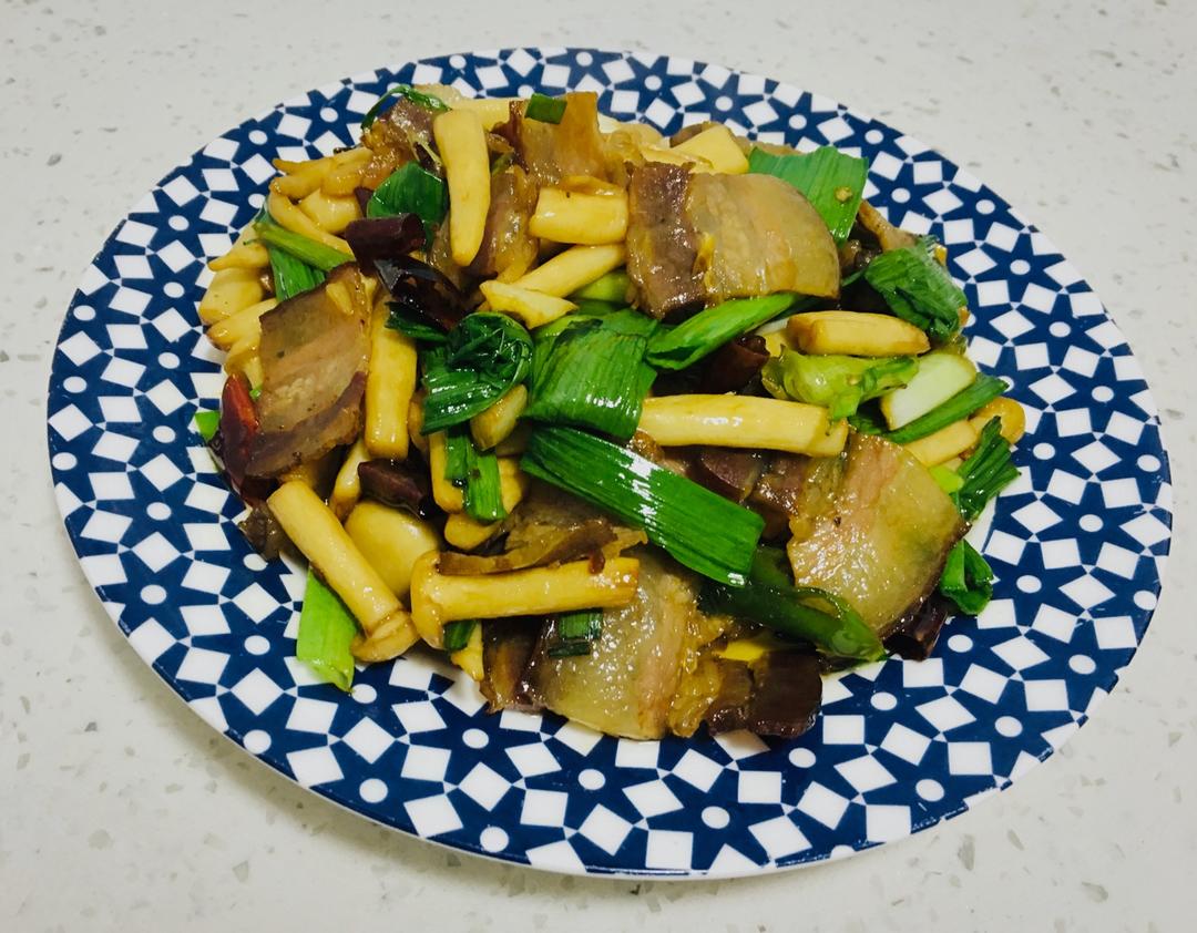 茶树菇炒腊肉