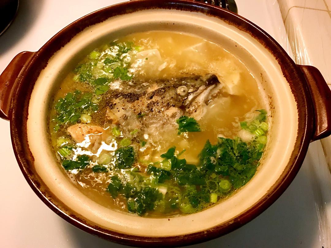 三文鱼头豆腐汤