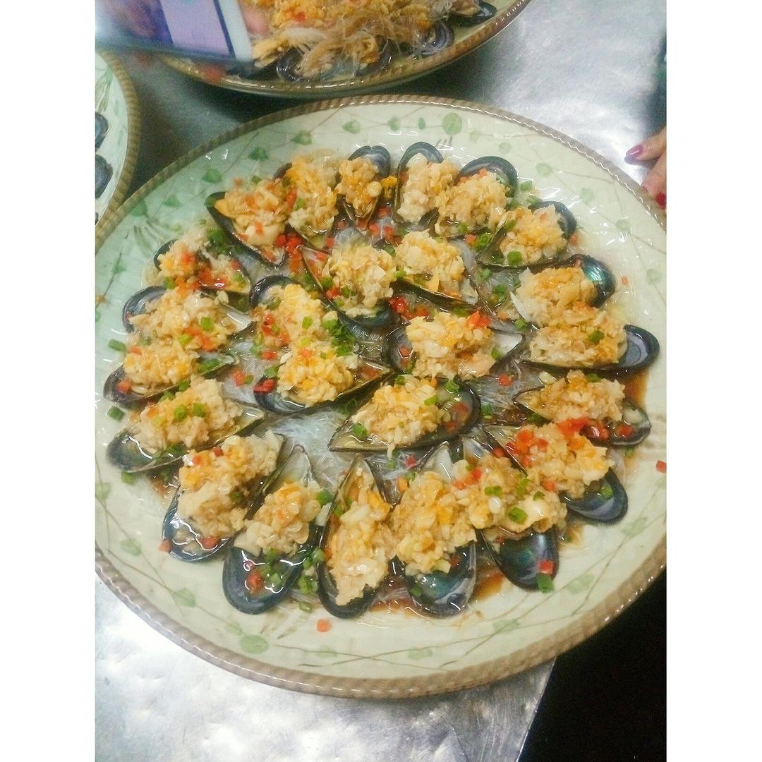 粉丝蒜蓉蒸青口螺