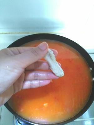 蕃茄鸡蛋面筋汤的做法 步骤11