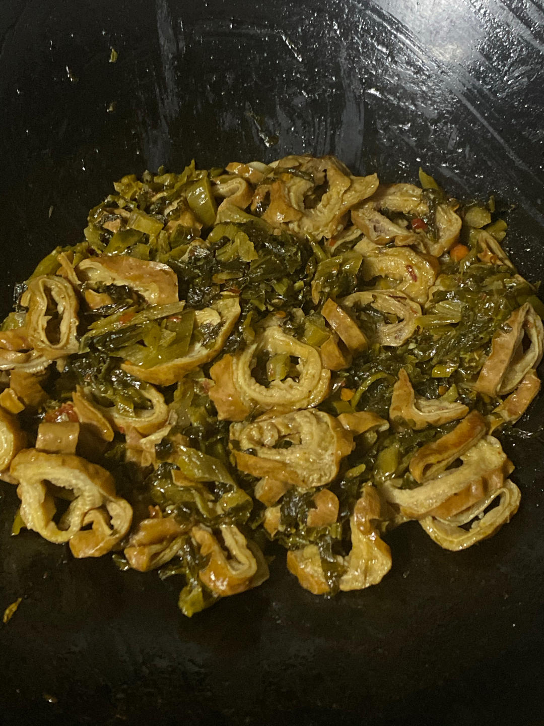 你们要的酸菜炒肥肠教程来了，好吃巨下饭！