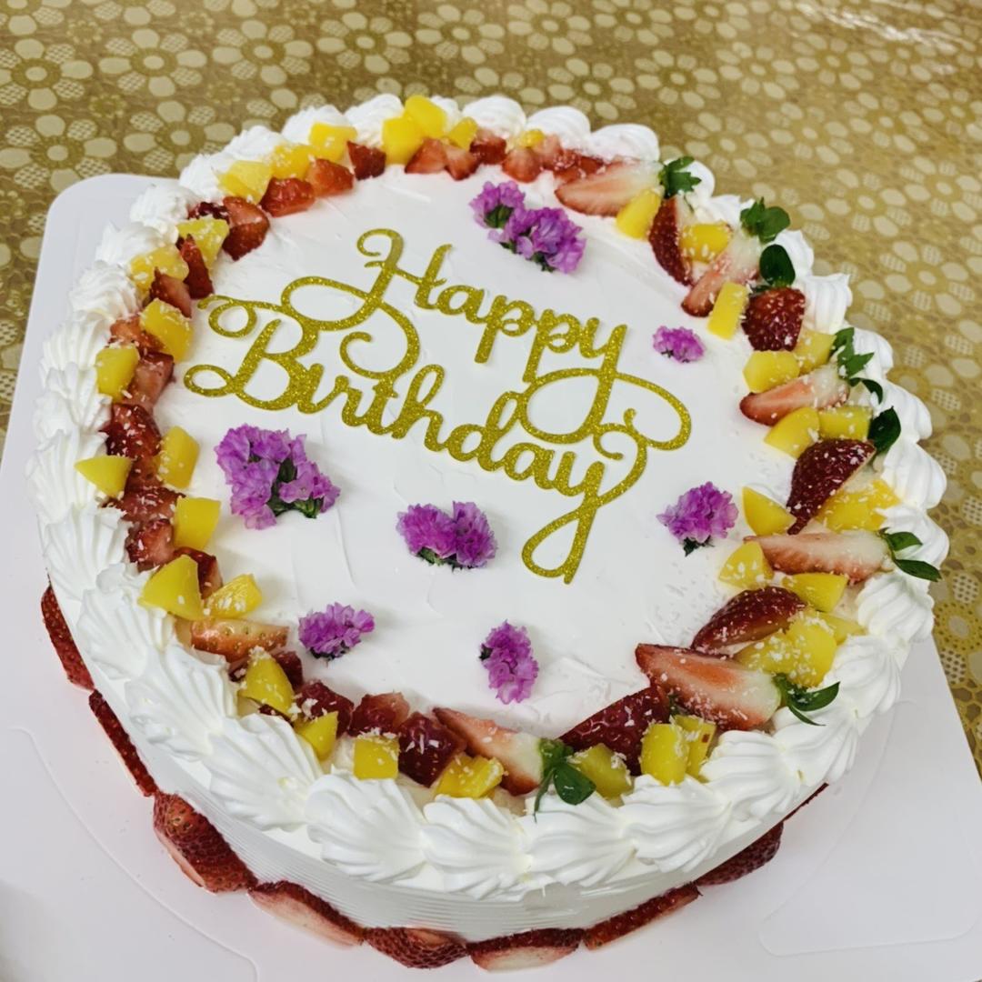 奶油水果装饰蛋糕