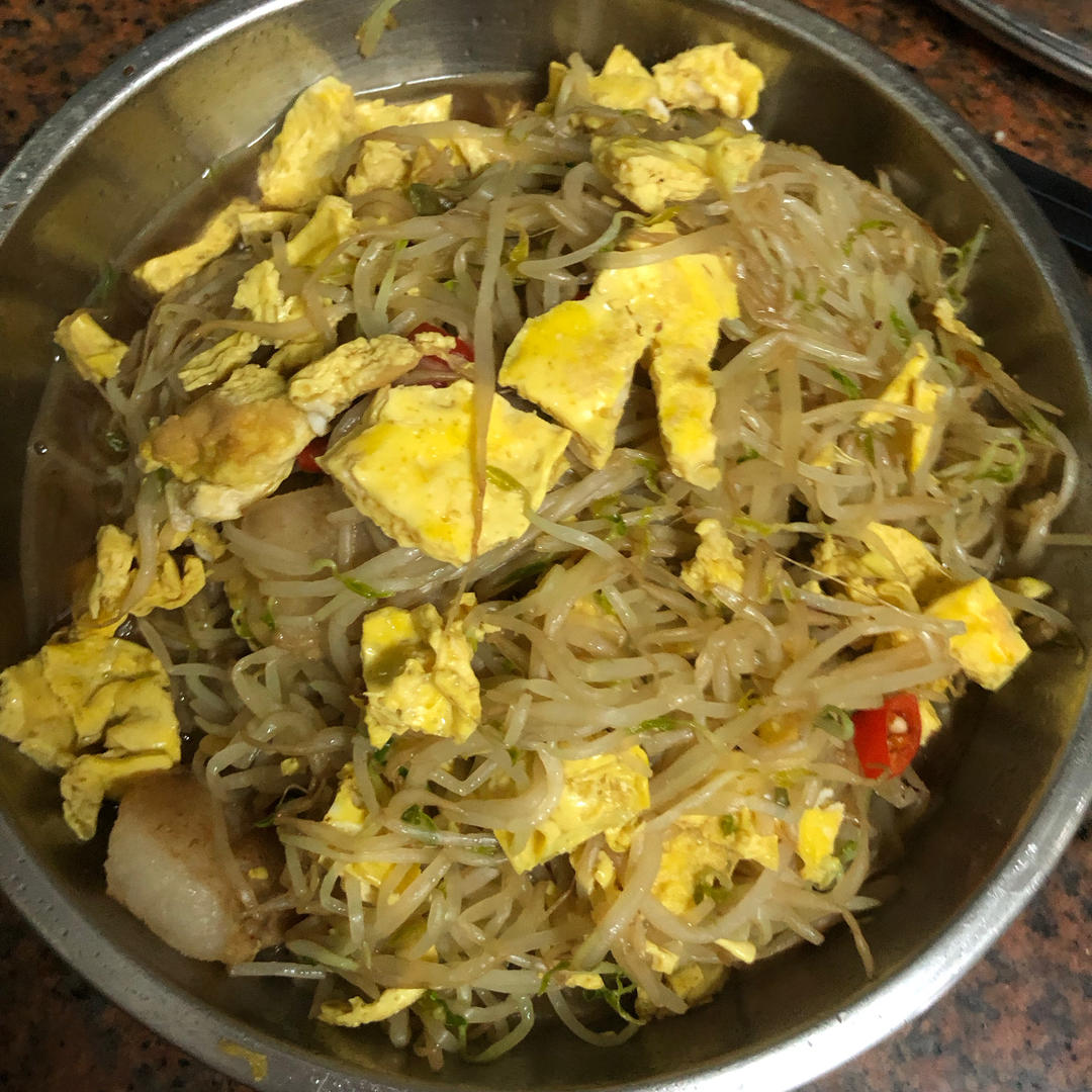 到今天才知道，豆芽竟然可以炒鸡蛋