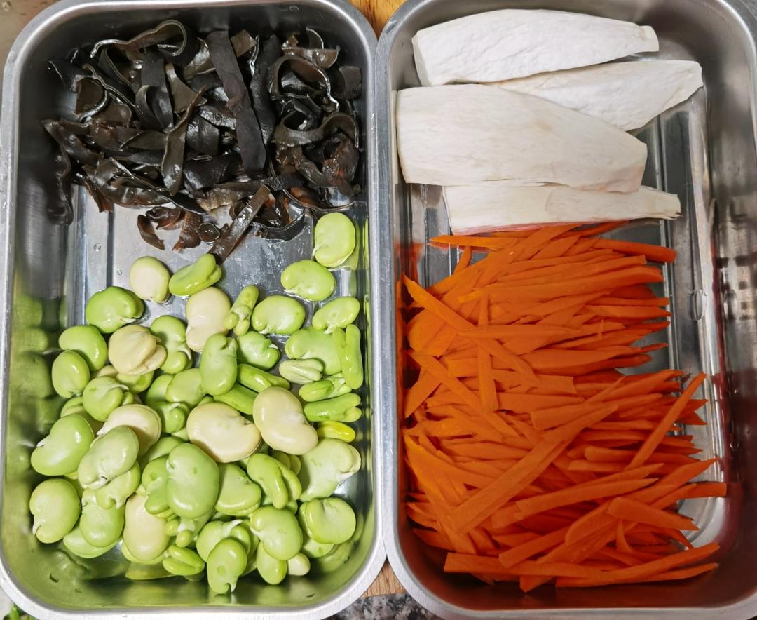 蒸香芹菜肉丸+油泼巴沙鱼【4月北鼎蒸炖锅食谱】