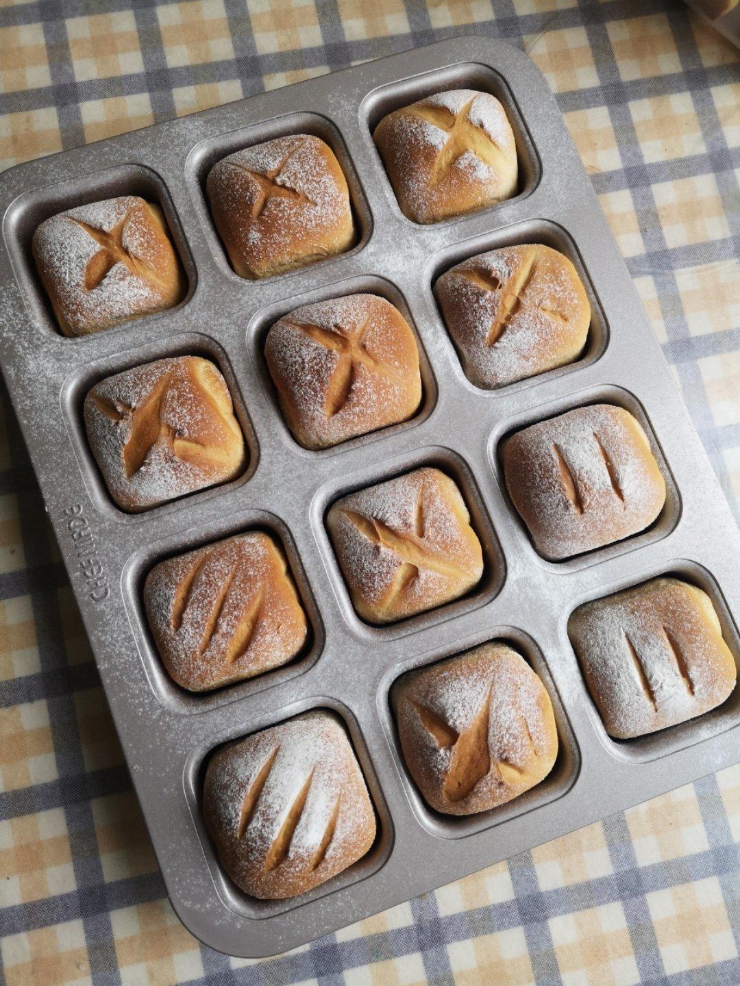 软到没朋友的牛奶小餐包