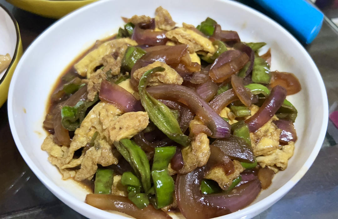 降压防癌的好食材  洋葱炒鸡蛋