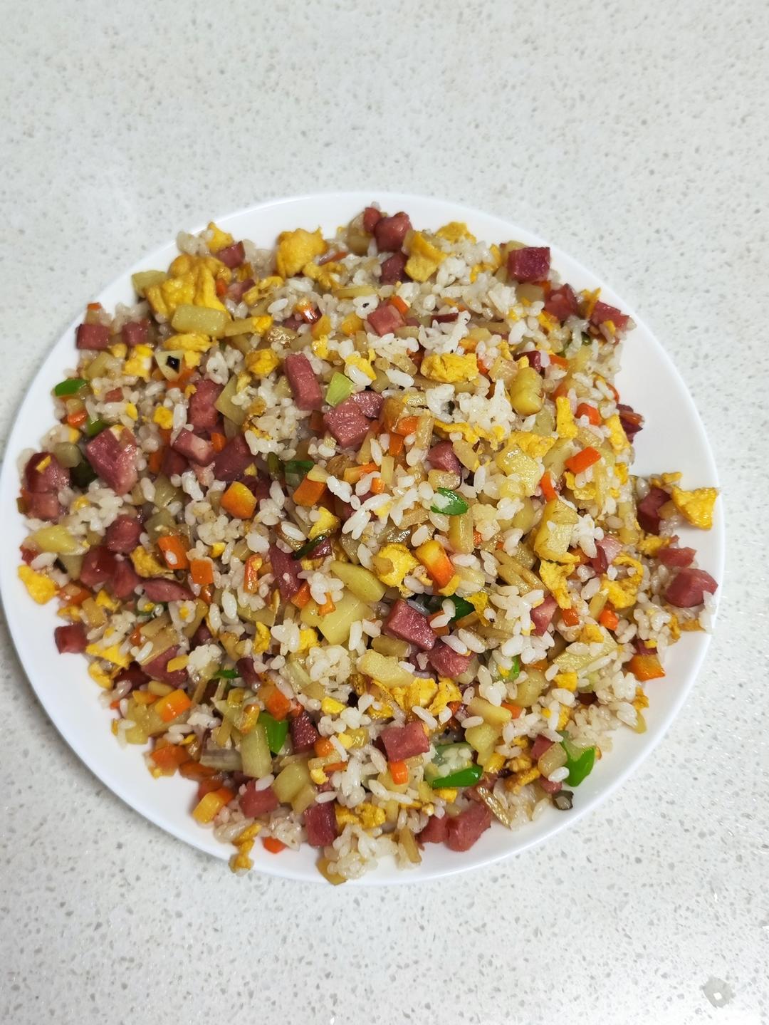 超级香的扬州炒饭/火腿鸡蛋什锦炒饭