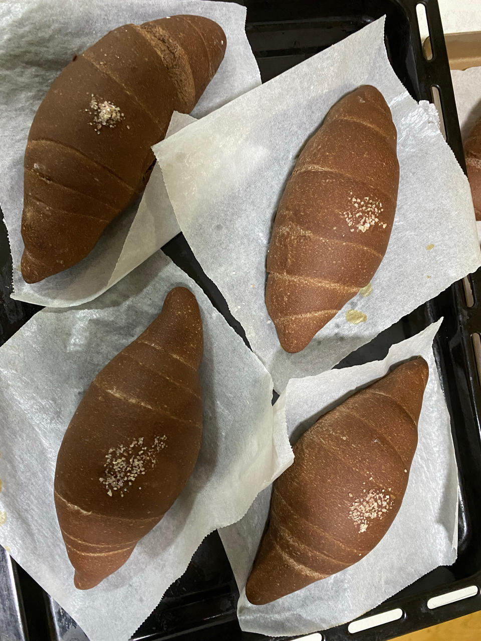 巧克力の盐可颂              （盐面包整型视频）