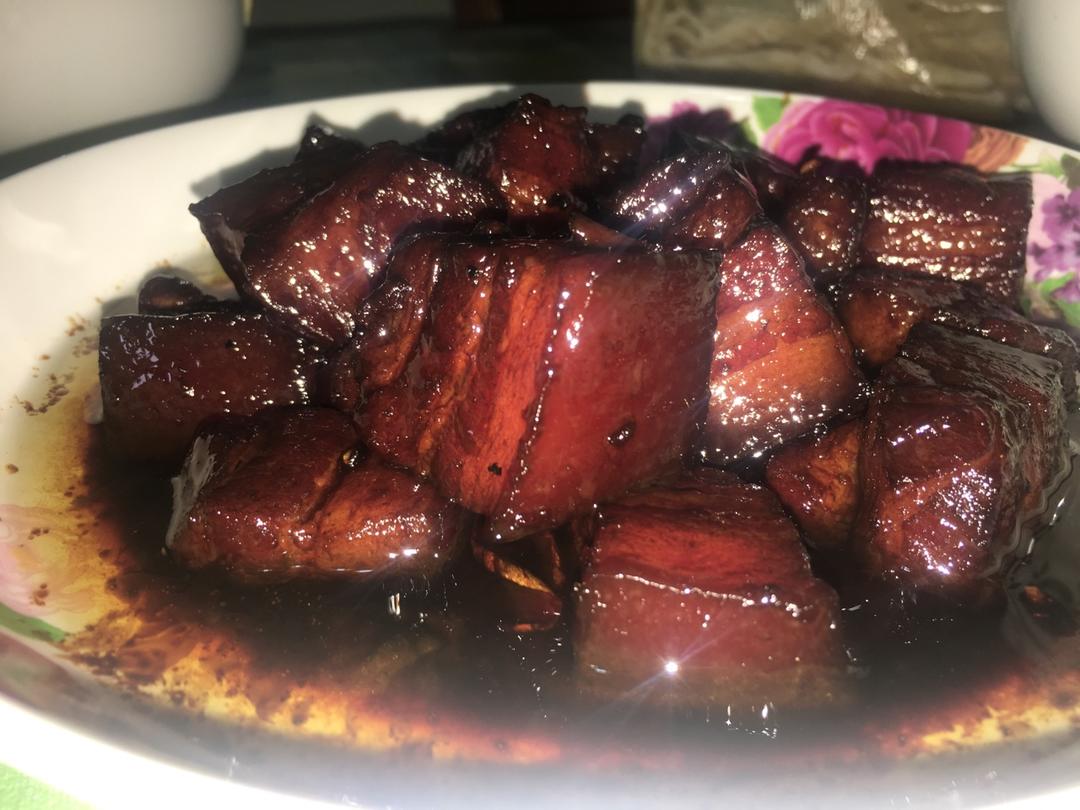 吃着碗里望着锅里的红烧肉