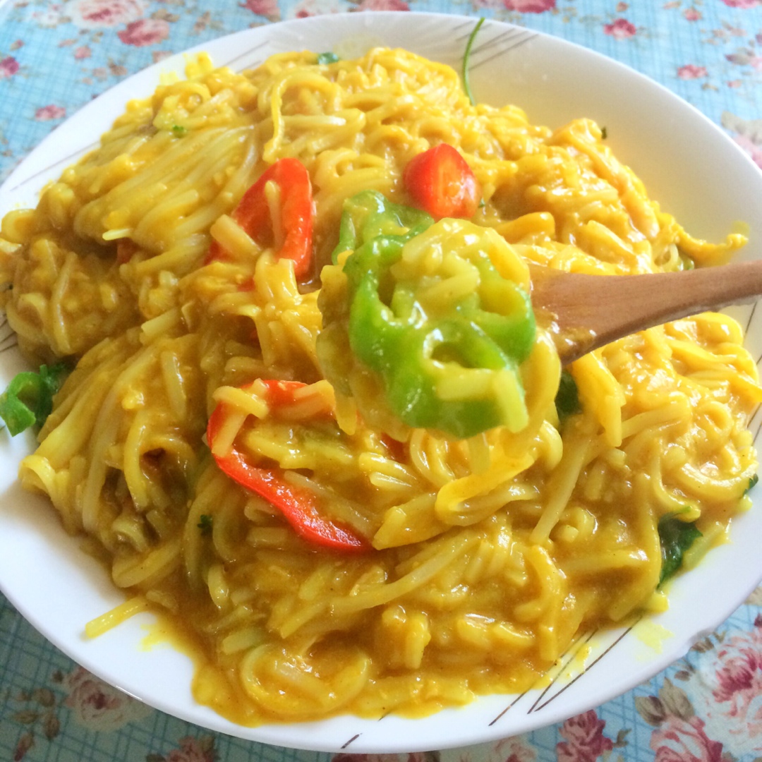 小尘埃_fafa做的肥牛咖喱面