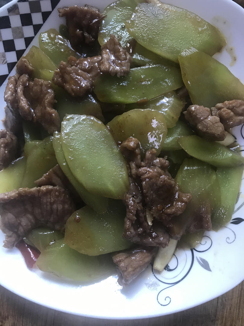莴笋炒牛肉