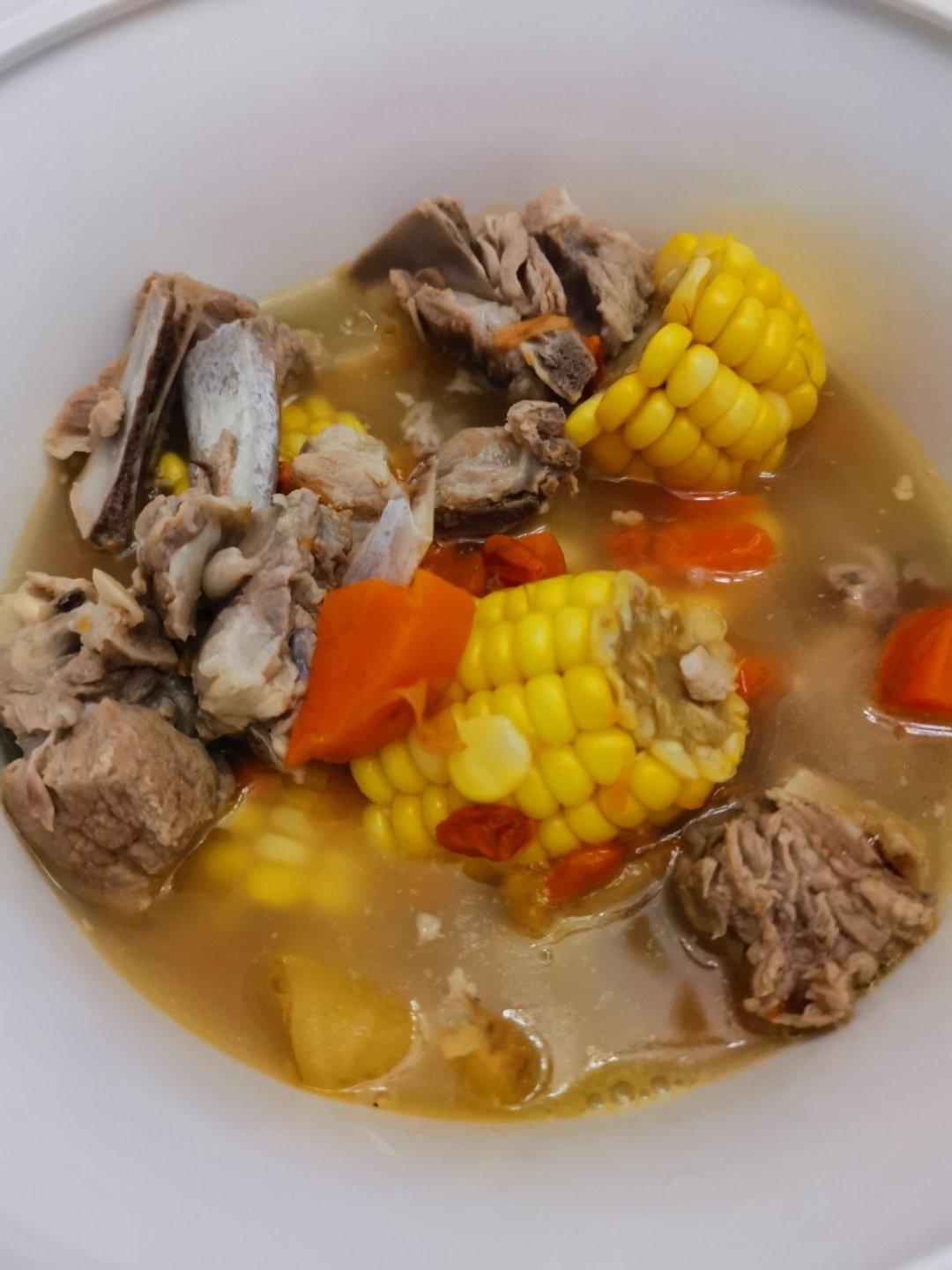 好喝的玉米排骨汤🌽