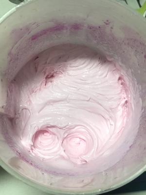 酸奶火龙果慕斯蛋糕杯🍰的做法 步骤2