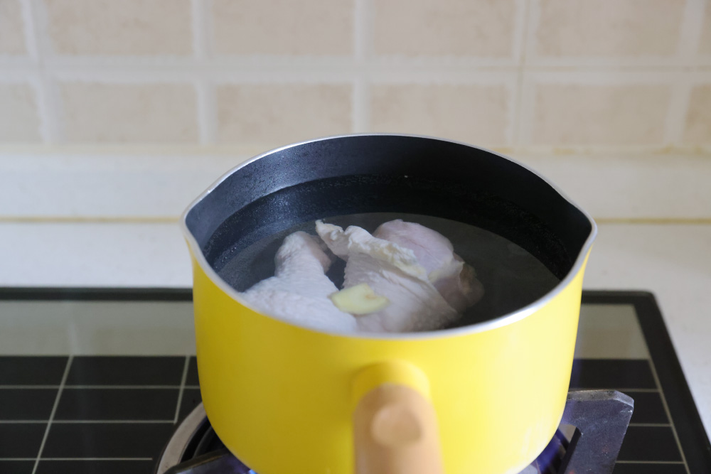 【北鼎蒸炖锅】无花果玉米笋鸡汤+火腿豆腐蒸鱼片（上蒸下炖)的做法 步骤3