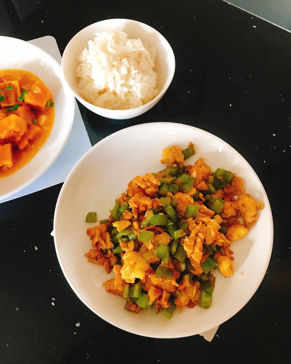 厨师长教你：“青椒炒鸡蛋”的家常做法 ,非常下饭