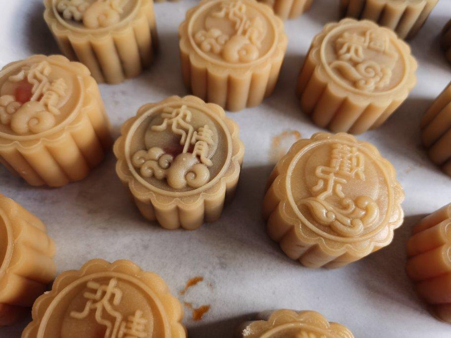 广式月饼—蛋黄莲蓉月饼