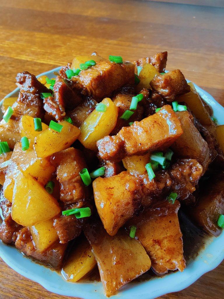 红烧肉炖土豆（丝毫不腻）