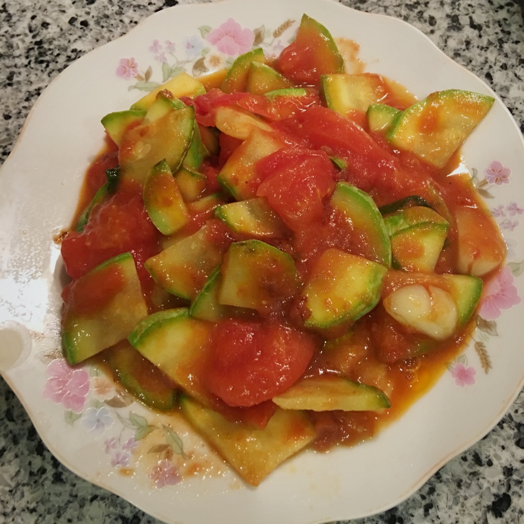 西红柿炒西葫芦