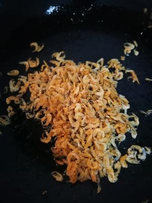 味道超棒的青椒虾皮的做法 步骤5