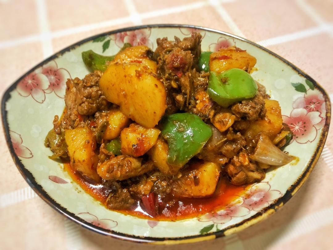 家常大盘鸡加手擀宽面