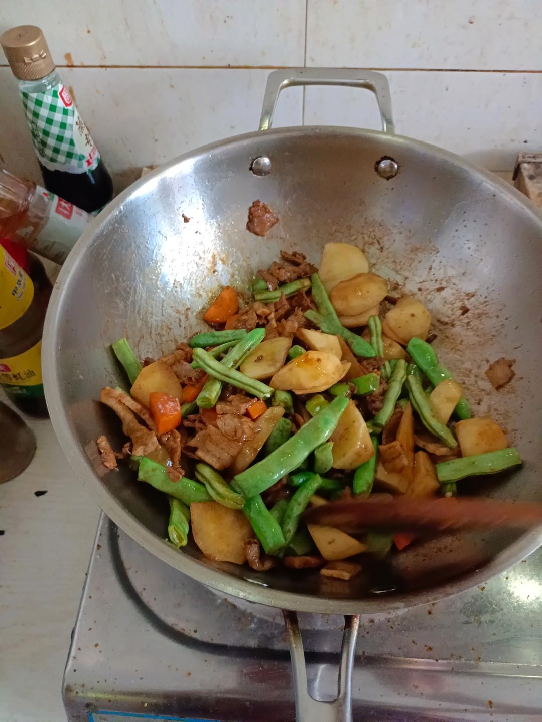 土豆豆角焖面