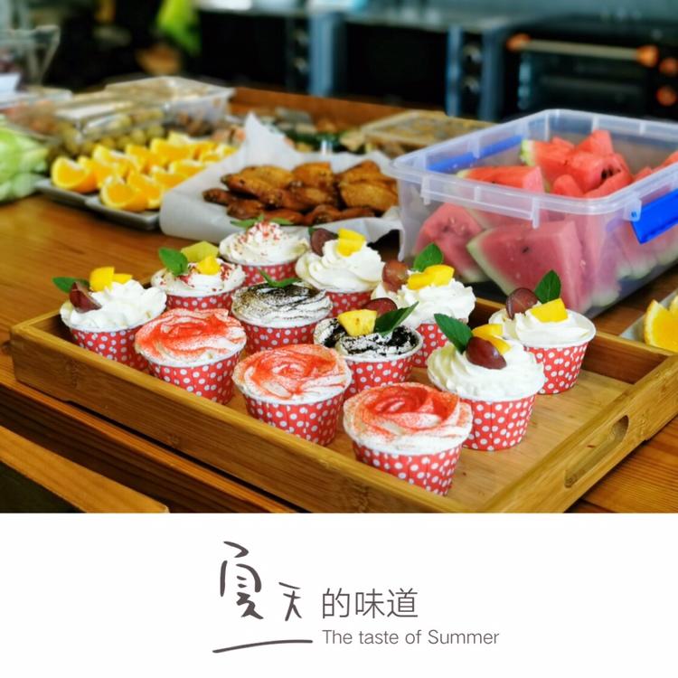 不塌，不裂，很润，很嫩的纸杯蛋糕