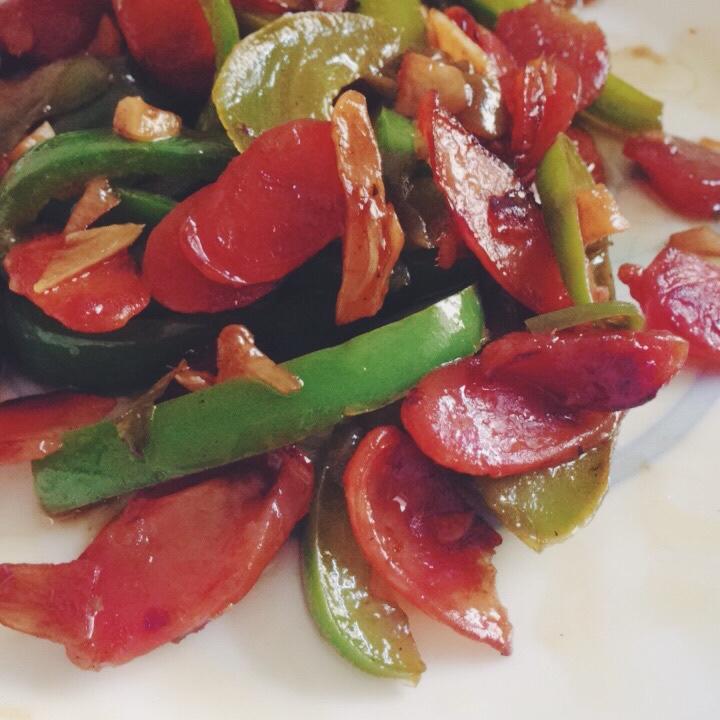 长诀做的青椒炒香肠