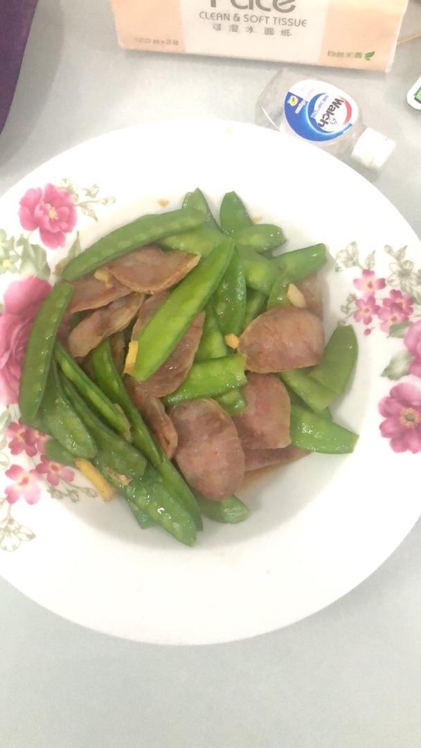 超脆爽的荷兰豆炒香肠