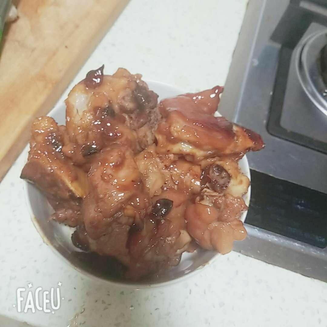 美味的家常菜：红烧猪蹄