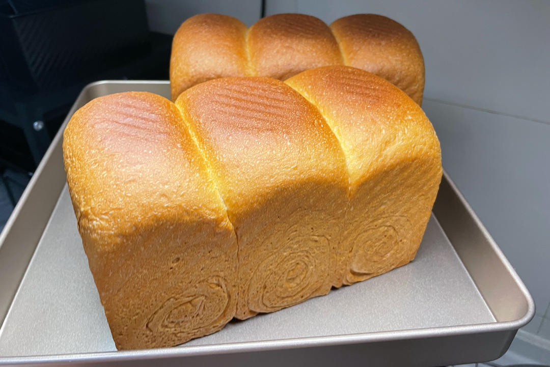 吐司，奶香手撕面包，超级香浓