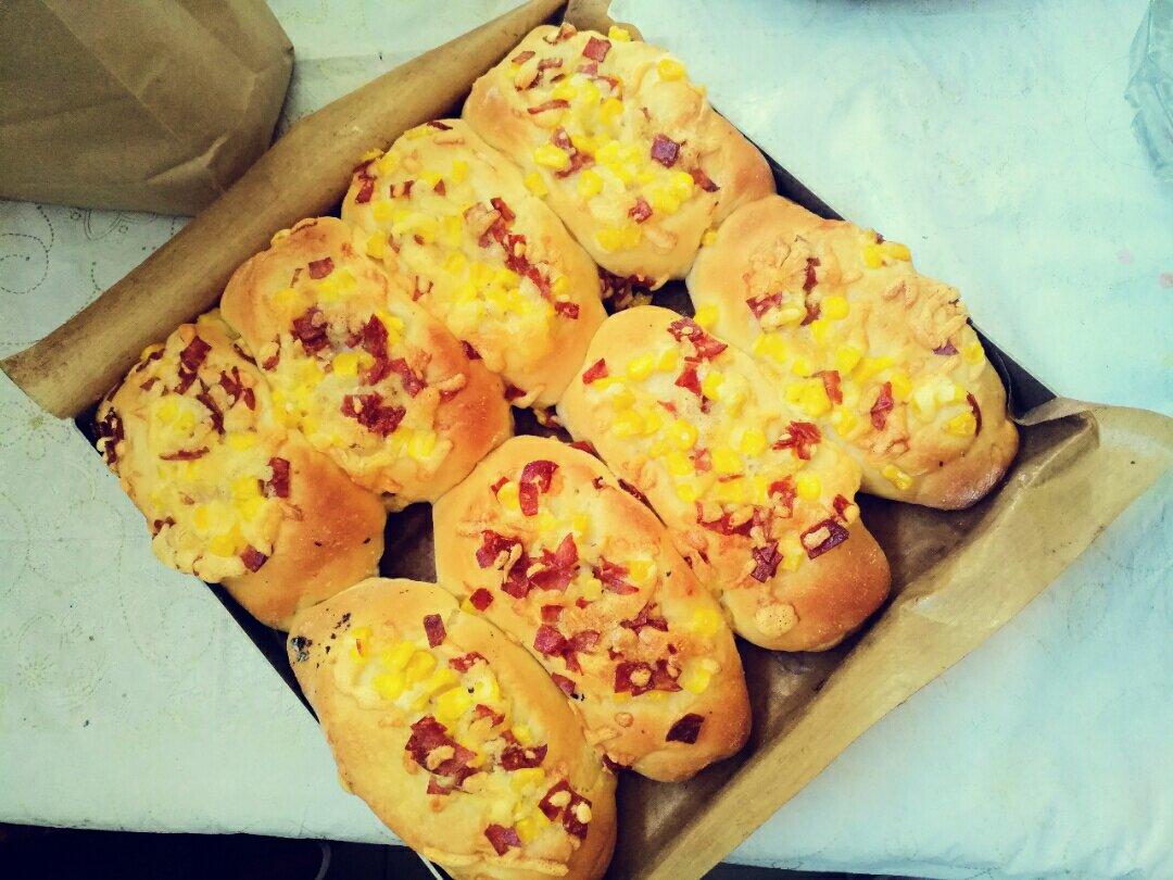 玉米火腿沙拉面包