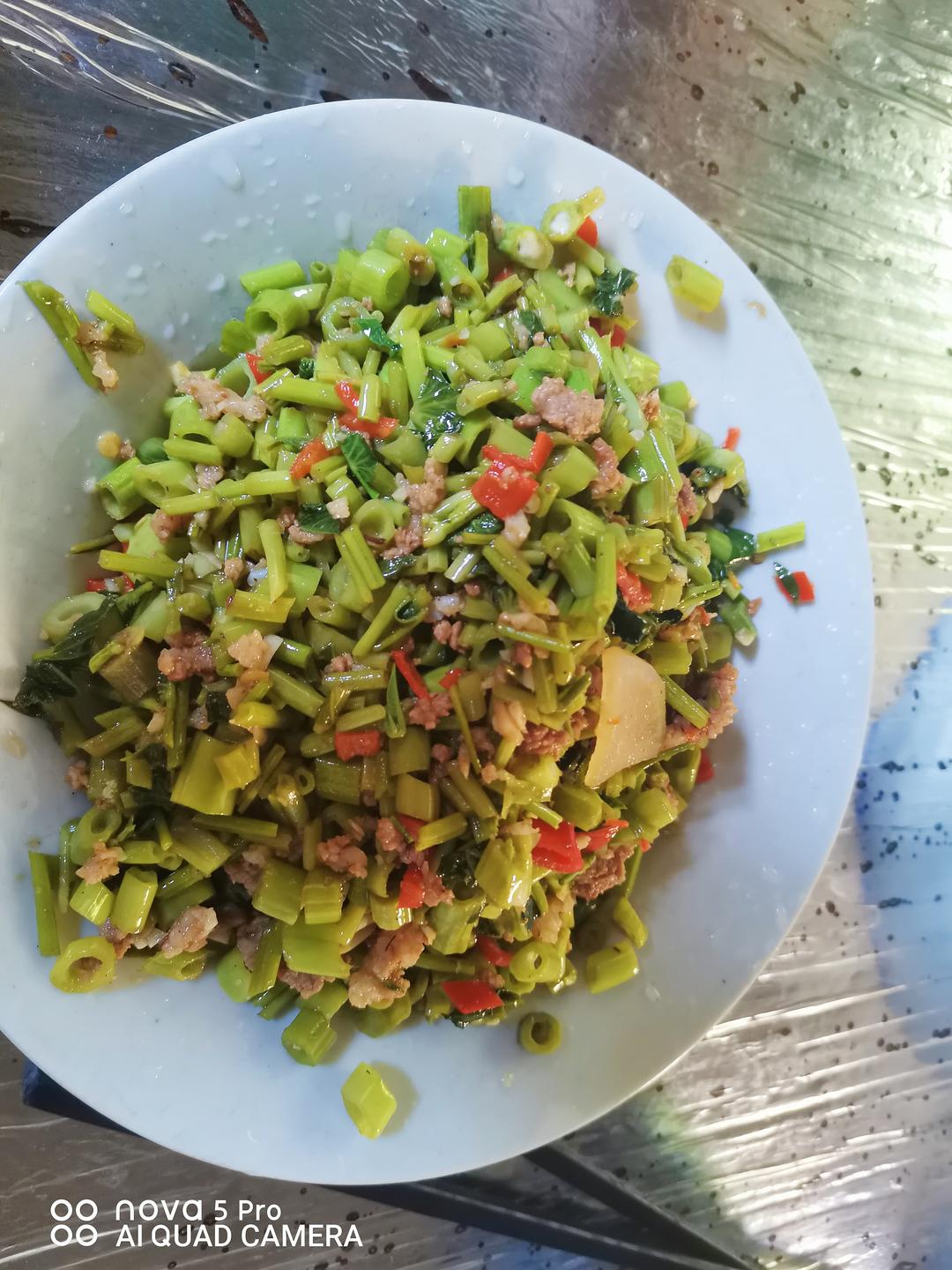 干掉三碗饭的炒空心菜梗