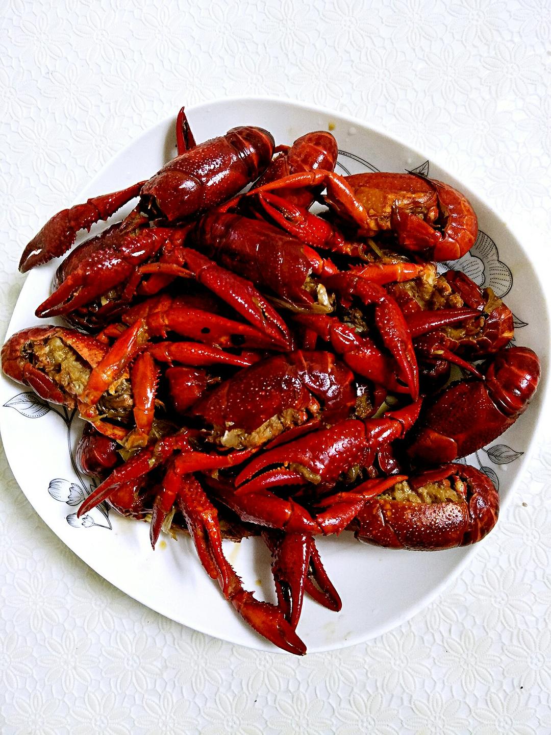 详解如何清理以及辨别小龙虾