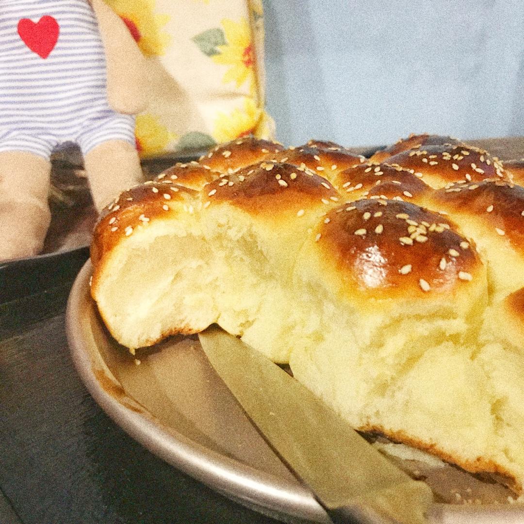 大人小孩都爱不释口的【蜂蜜牛奶小餐包】