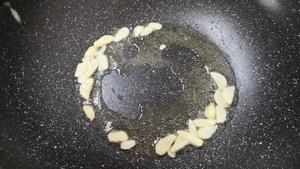 白汁蘑菇意面(处理剩淡奶油)的做法 步骤3