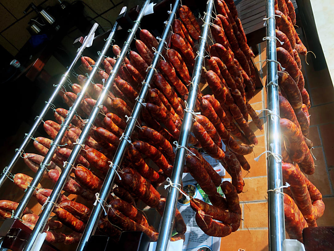 自制川味腊肠，五香腊肠。