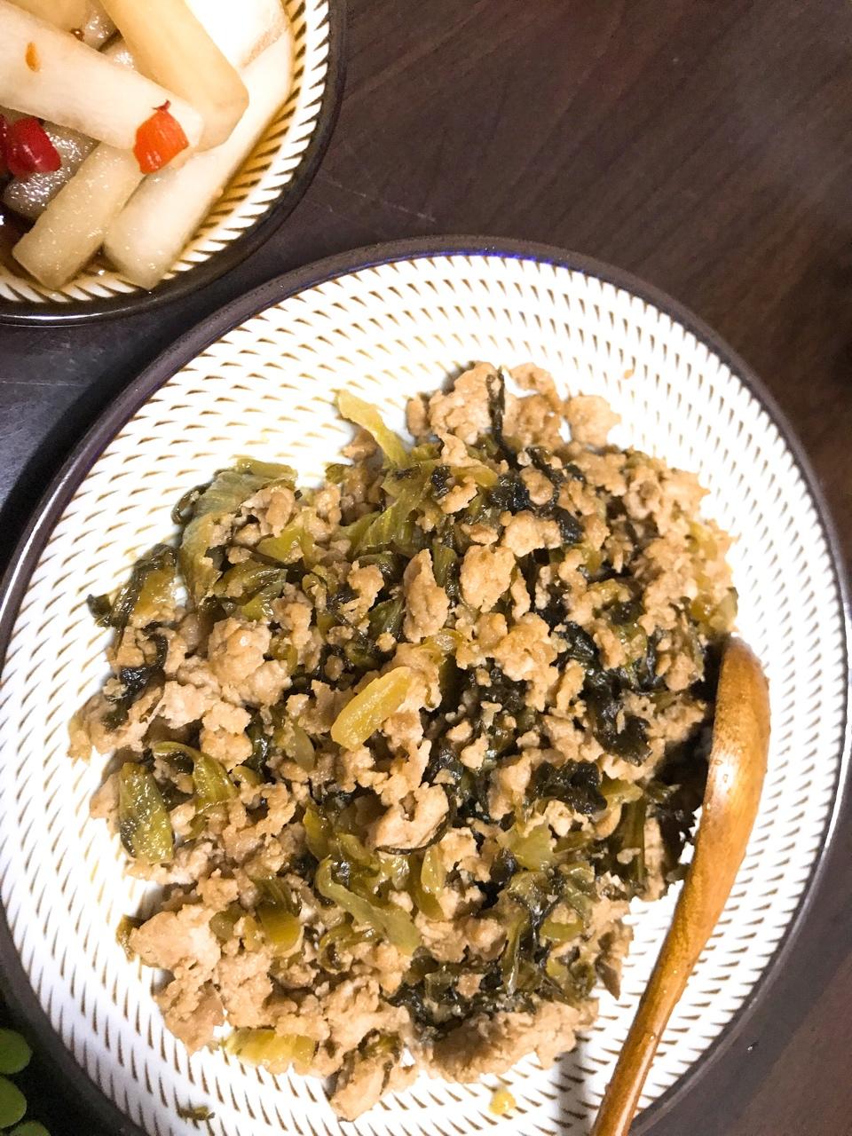 酸菜炒肉末