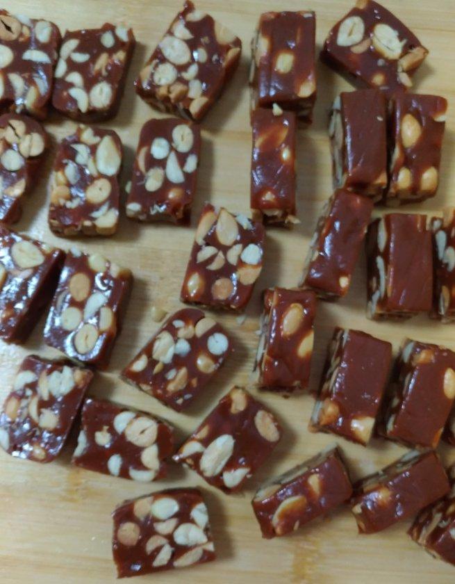 比牛轧糖还要好吃的花生太妃糖（消耗淡奶油）