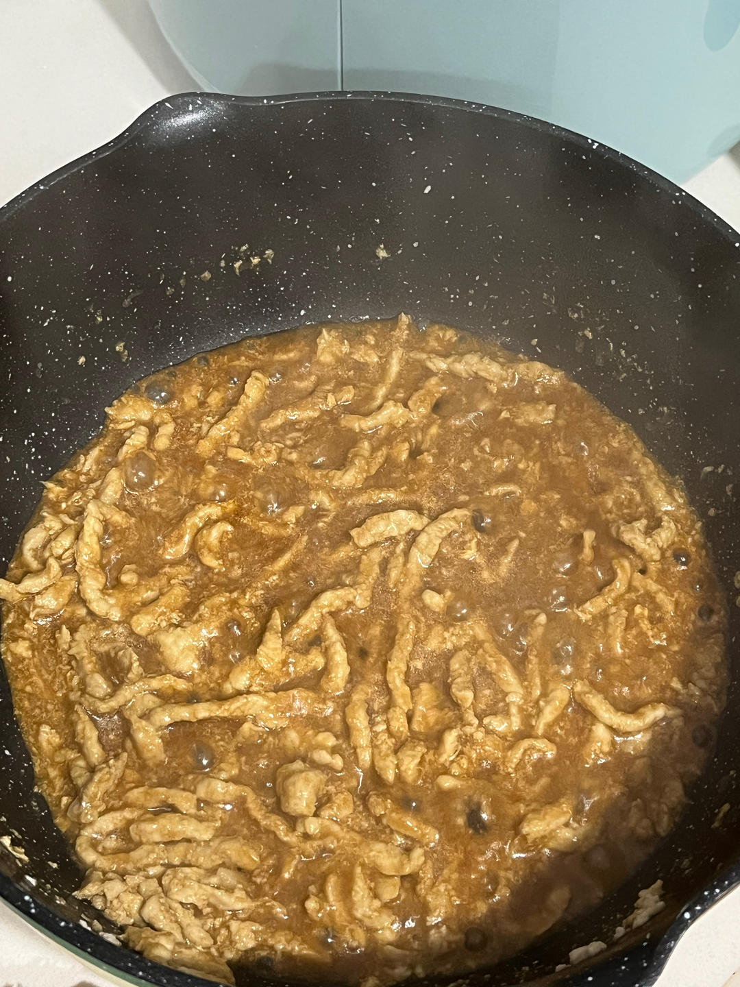 京酱肉丝附饺子皮卷饼