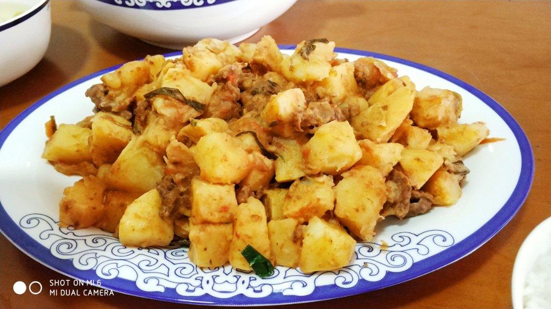 红烧牛肉土豆 （独家秘制）