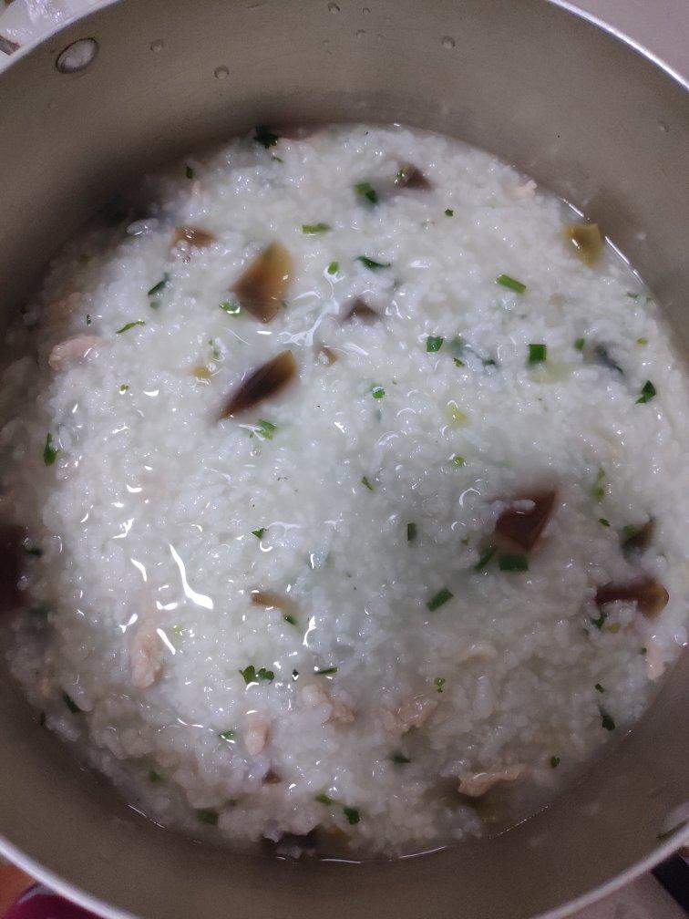 十五分钟快手之香滑皮蛋瘦肉粥(附五分钟电饭煲电压力锅更快捷方法)