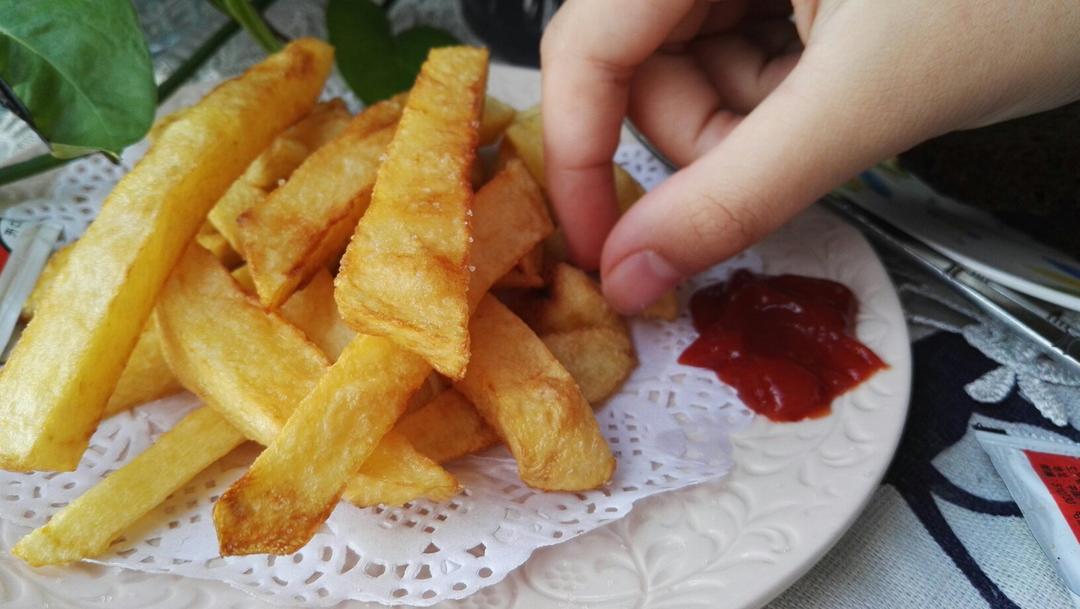 在家做酥脆放心薯条，绝不比外边差！