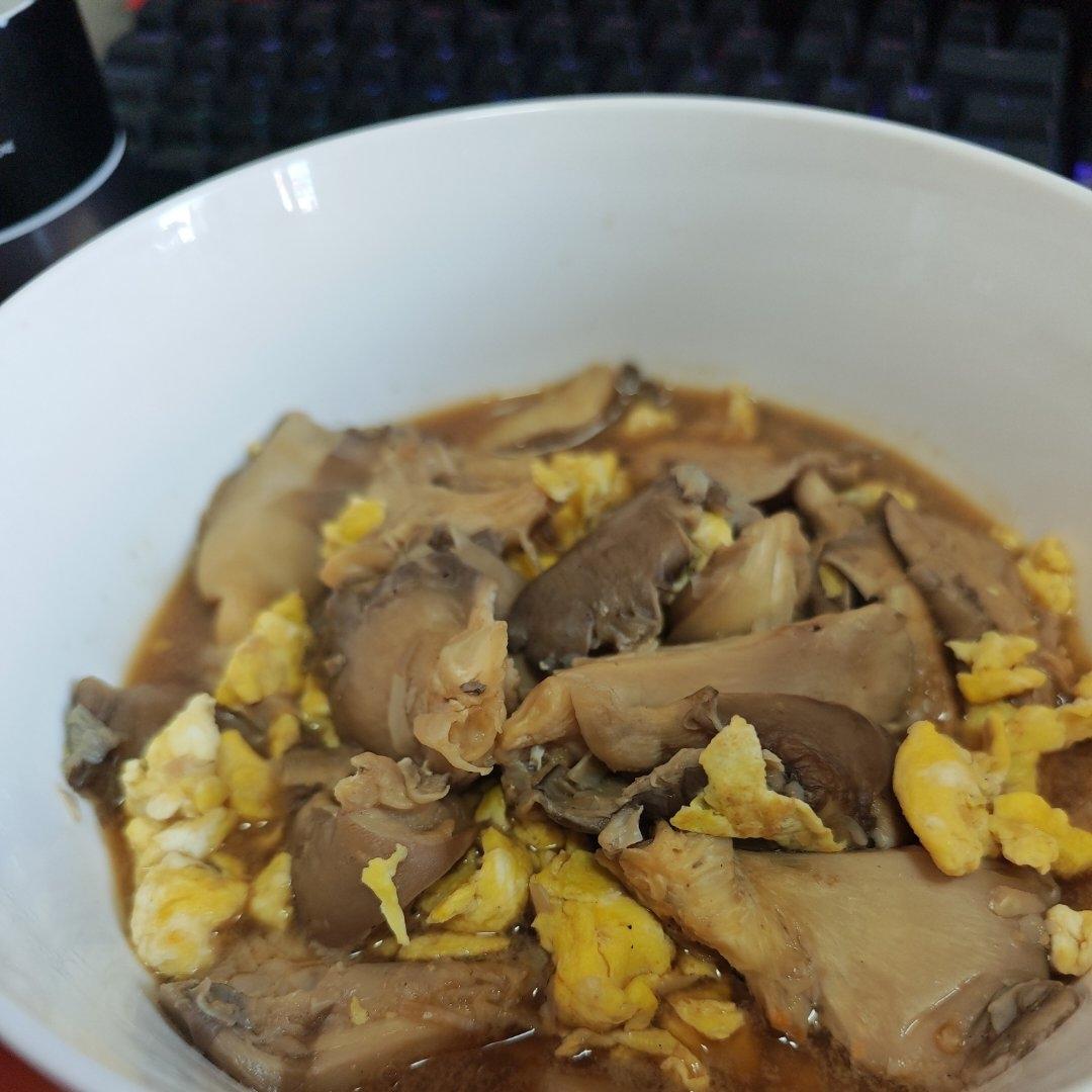 蘑菇炒鸡蛋	平菇这样炒，鲜美无比巨好吃